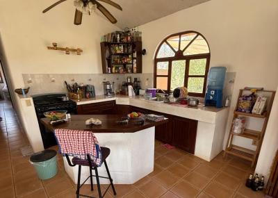 CASA HABITACION CON TERRENO, LAZARO CARDENAS